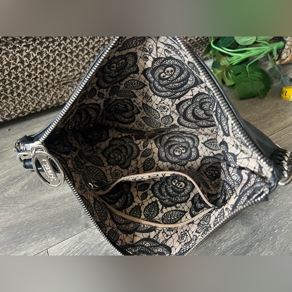 Carlos by Carlos Santana Black Clutch Wristlet with Silver Chain Detail. - Picture 5 of 9